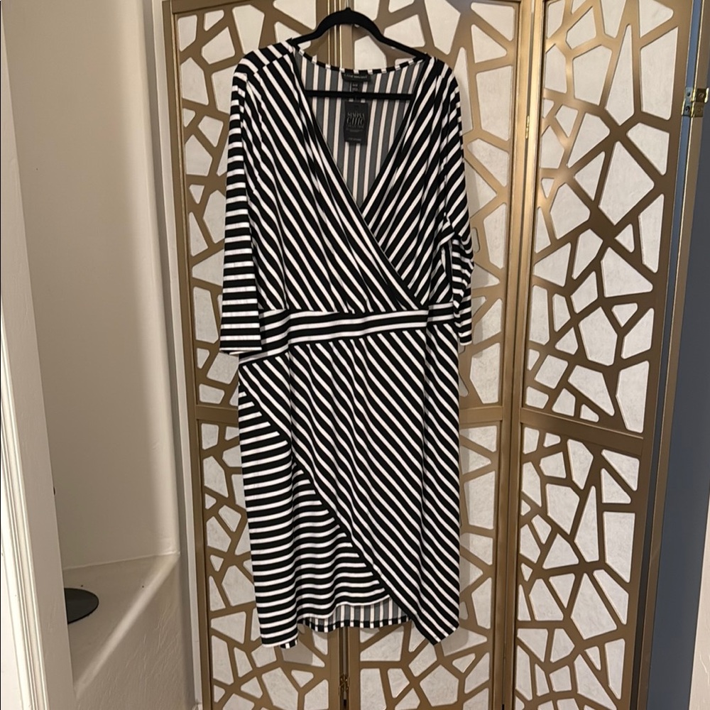 Lane Bryant simply chic collection Black and White Striped Wrap Dress 26/28 bnwt